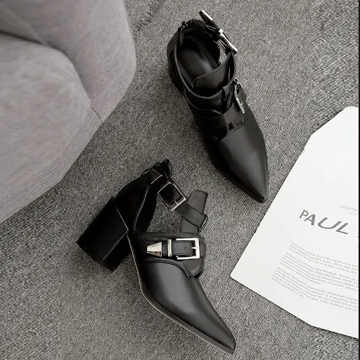 Title 4, Net red hollow thick heel short boots for a sty...