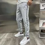 Slanke en veelzijdige sweatpants voor optimaal comfort en stijl. Perfect voor sport, vrije tijd of gewoon om lekker in te relaxen. — foto 1