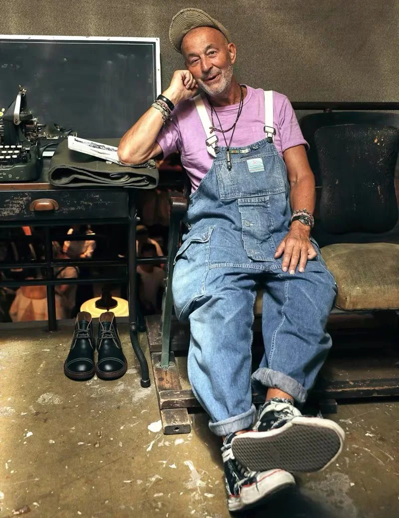 Tide Wash Water To Make Old Denim Overalls Men's. Achieve the desired worn-in look with this special detergent, perfect — photo 8
