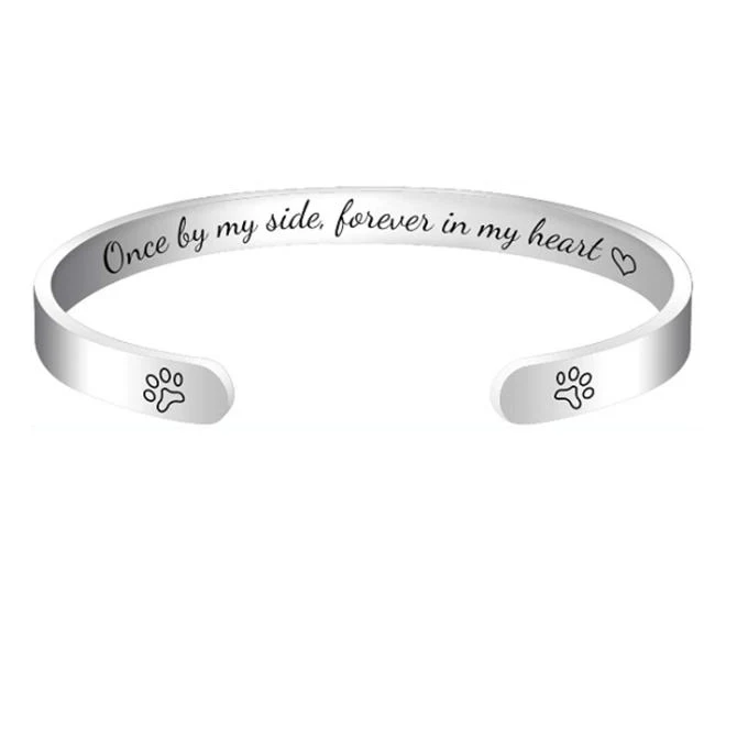 Pulseira feminina de aço inoxidável personalizada, moda elegante e única. Seu toque pessoal, um presente especial e memorável. — foto 2