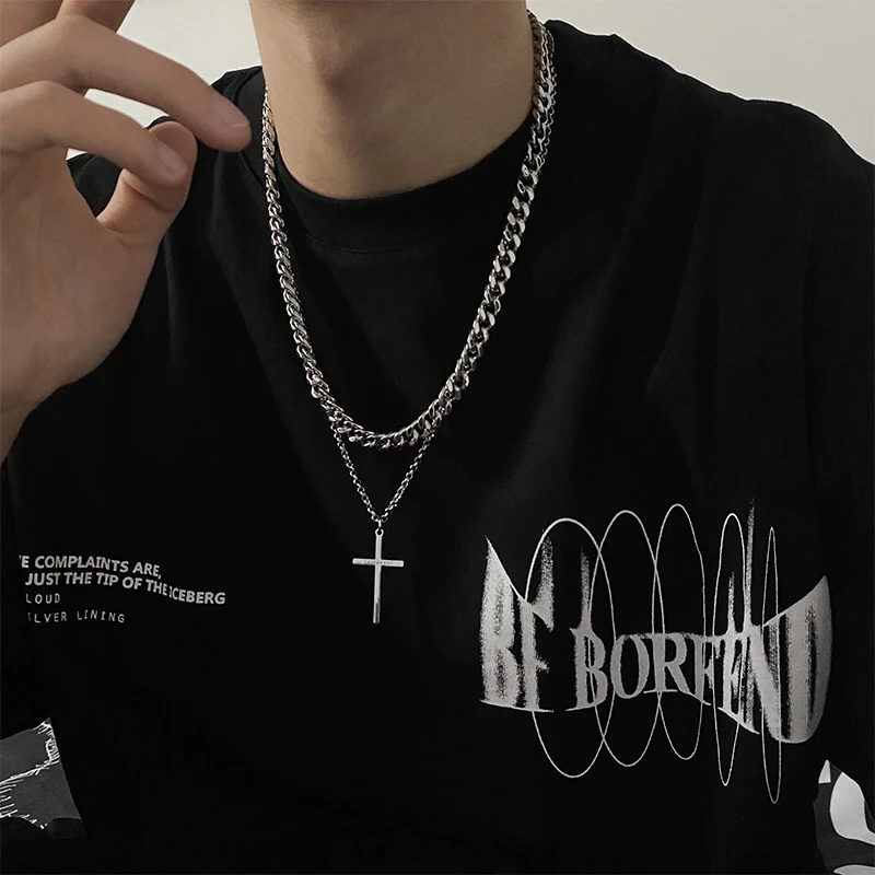 Colar masculino duplo hip hop com várias camadas. Um acessório estiloso e moderno para um visual único e marcante, ideal para o dia a dia. — foto 10