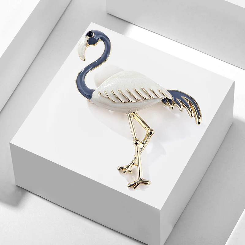 Broche de animal fofo e natural de desenho animado. Adicione um toque de fofura e diversão ao seu visual com este acessório excelente. — foto 8