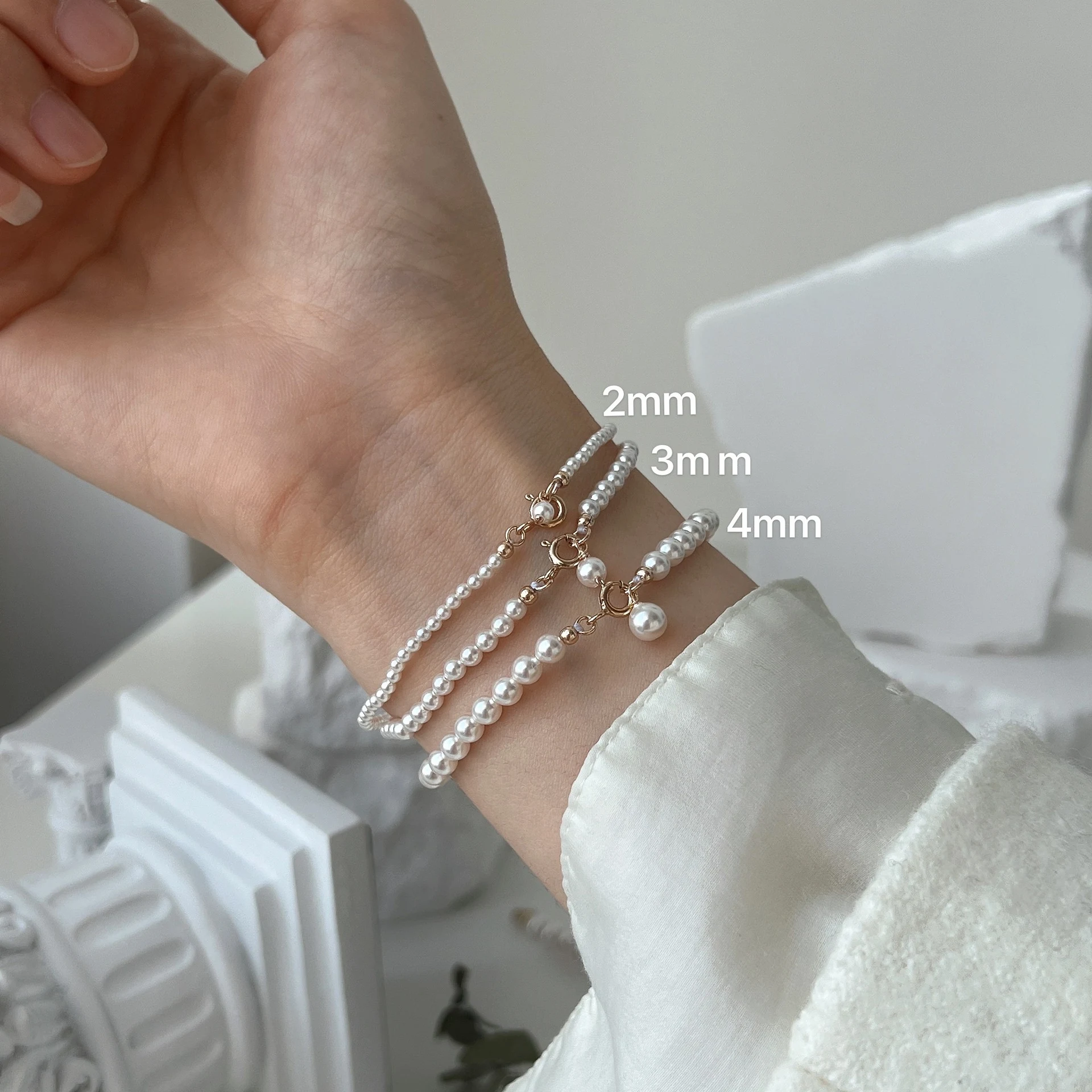 Retro parelarmband, elegant en temperamentvol. Een sieraad voor vrouwen die op zoek zijn naar tijdloze elegantie en stijl. — foto 6