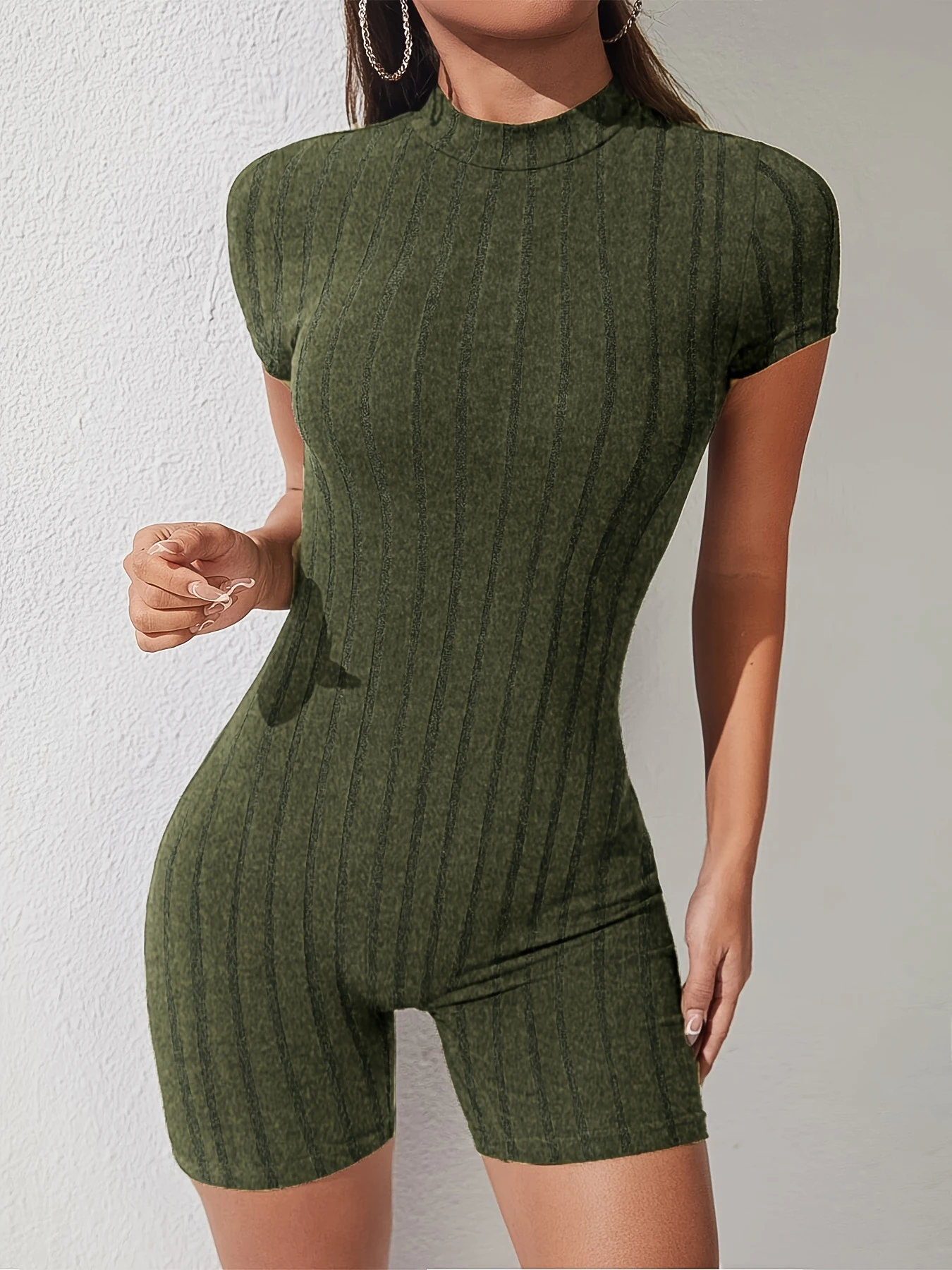 Title 10, European And American Style Fashionable Tempera...