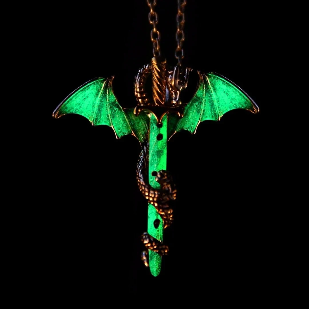 Glorious Dragon Tipant Cocklace in the Dark Sword — foto 3