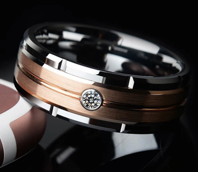 Anel de aço titânio com diamantes, luxo leve e temperamento. Um toque de sofisticação para o dia a dia, realçando sua beleza com brilho sutil e elegante. — foto 6