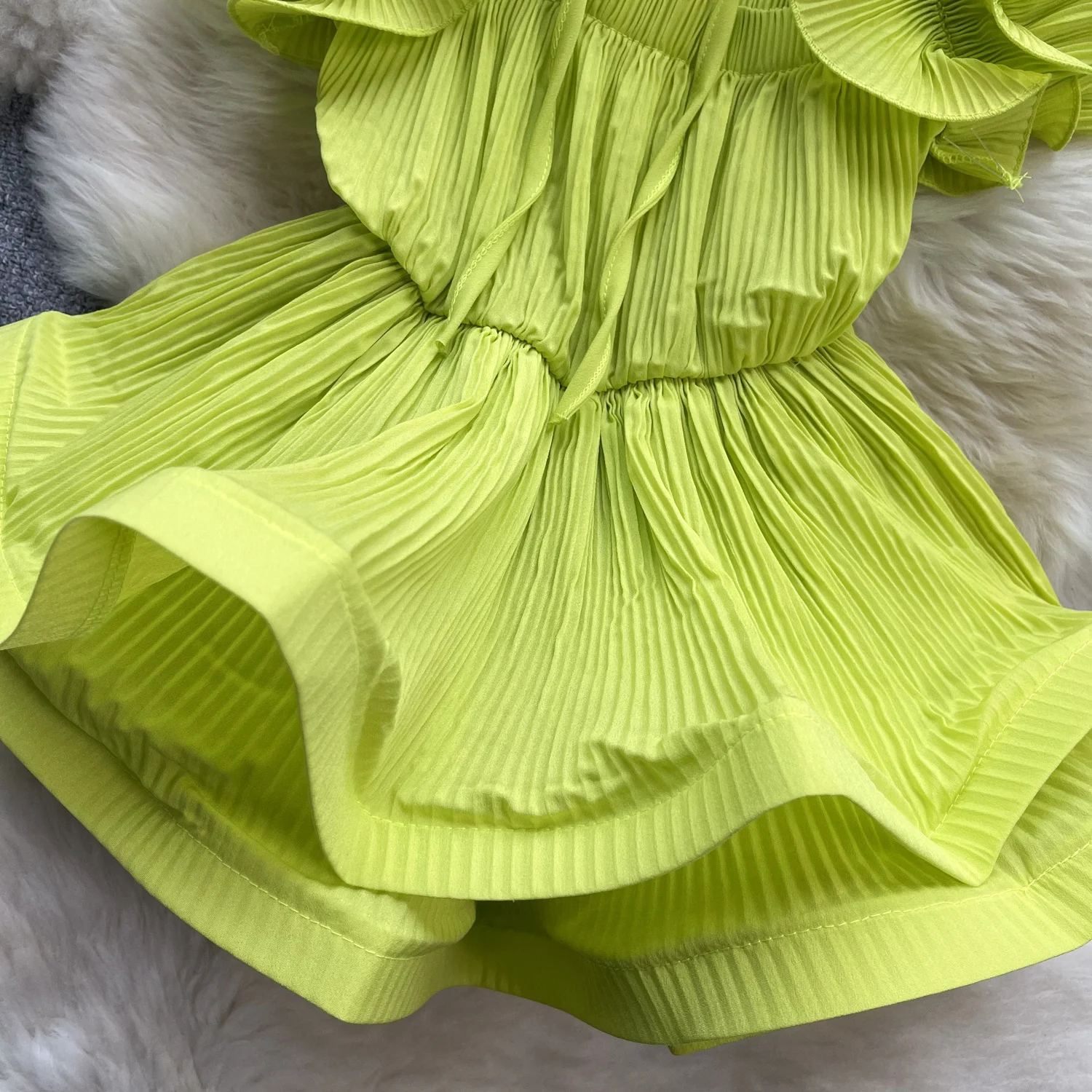 Title 4, Design Ruffled Pleat And Waisted Lace-up Shirt