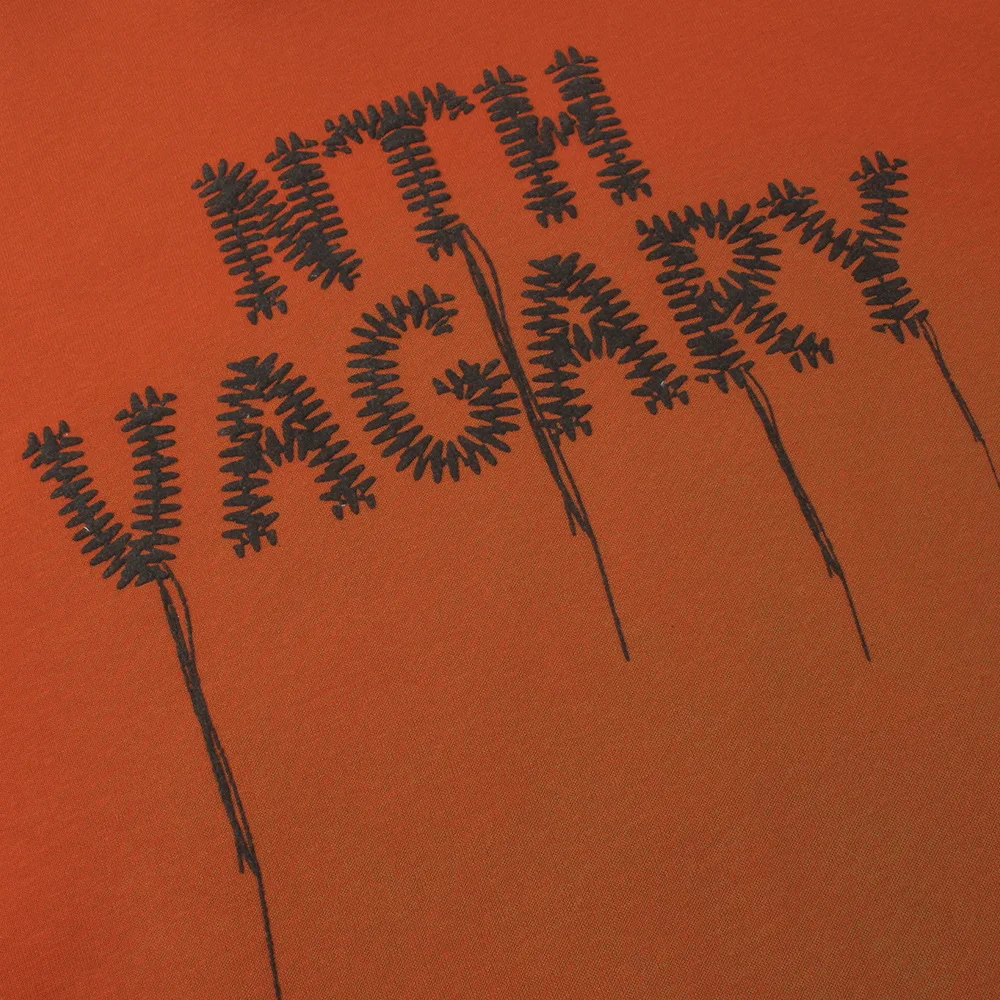 Moletom com capuz acolchoado de veludo com letras bordadas em corrente, conforto e estilo se unem para um visual moderno e aconchegante — foto 19