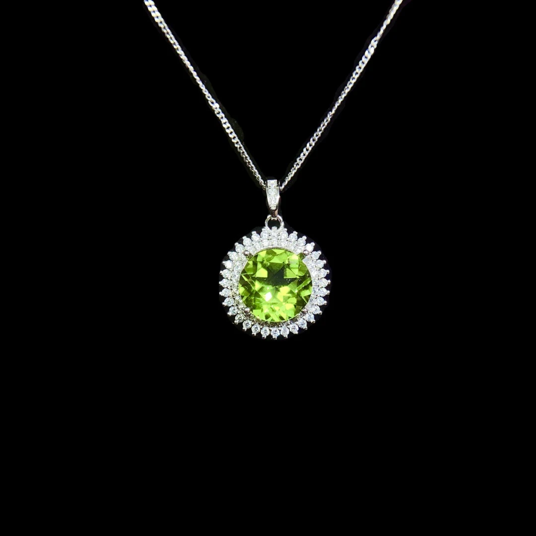 Colar pingente de olivina natural prata para mulheres. Acessório feminino elegante e sofisticado, perfeito para realçar sua beleza. — foto 5