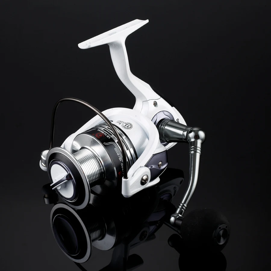 High-performance fishing reel for effortless casting and retrieving. Enjoy a smooth and durable reel to catch more fish — photo 7