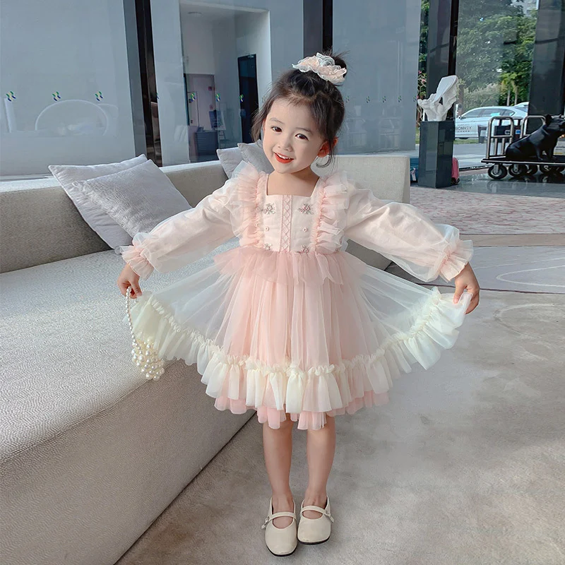 Mädchenkleid süßes Mesh Puffstickerei für besondere Anlässe, atmungsaktiv und bequem, perfekter Look für kleine Prinzessinnen. — foto 2