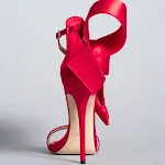 Sandálias femininas de salto alto com laço oversized e tira no tornozelo para o verão. Conforto e elegância garantidos! — foto 3