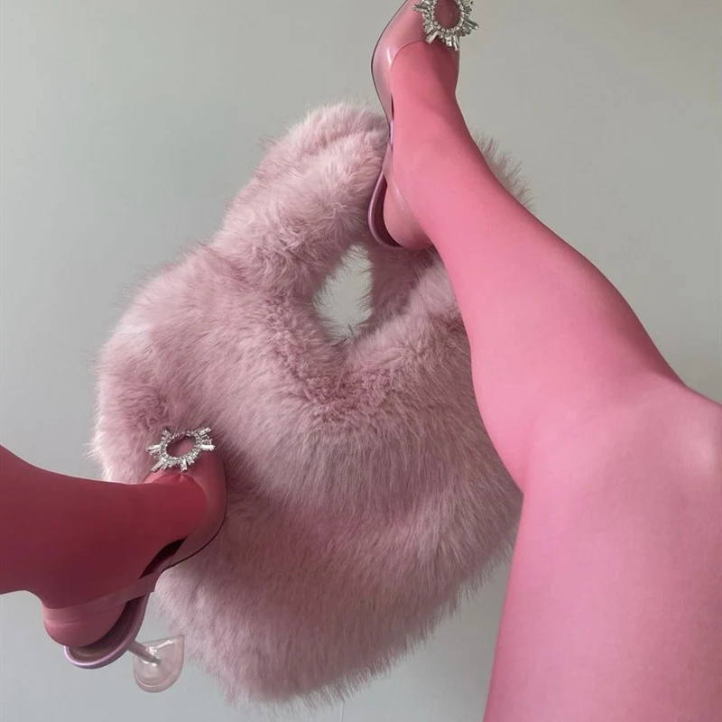 Bolsa Mensageiro Portátil Garota Quente Leve seus itens essenciais com estilo. Perfeita para o dia a dia. Design leve e confortável. Estética Hot Girl encontra funcionalidade. — foto 6