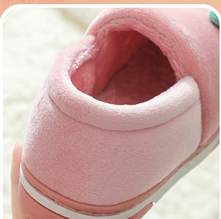 Children's Cotton Slippers Boys Winter Bag Root And Velvet. Cozy, warm winter slippers for little boys, keeping their fe — photo 4