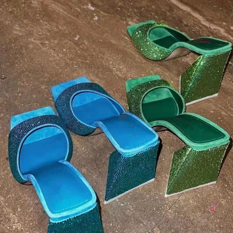 Sandalias cuadradas de tacón grueso para tallas grandes Comodidad y estilo unidos, perfectas para lucir elegante y sentirte segura. — foto 5