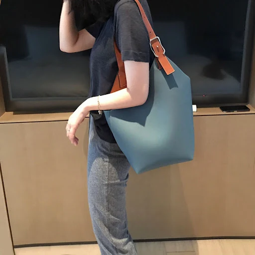 Title 1, Bolsa saco feminina de couro macio, versátil e ...