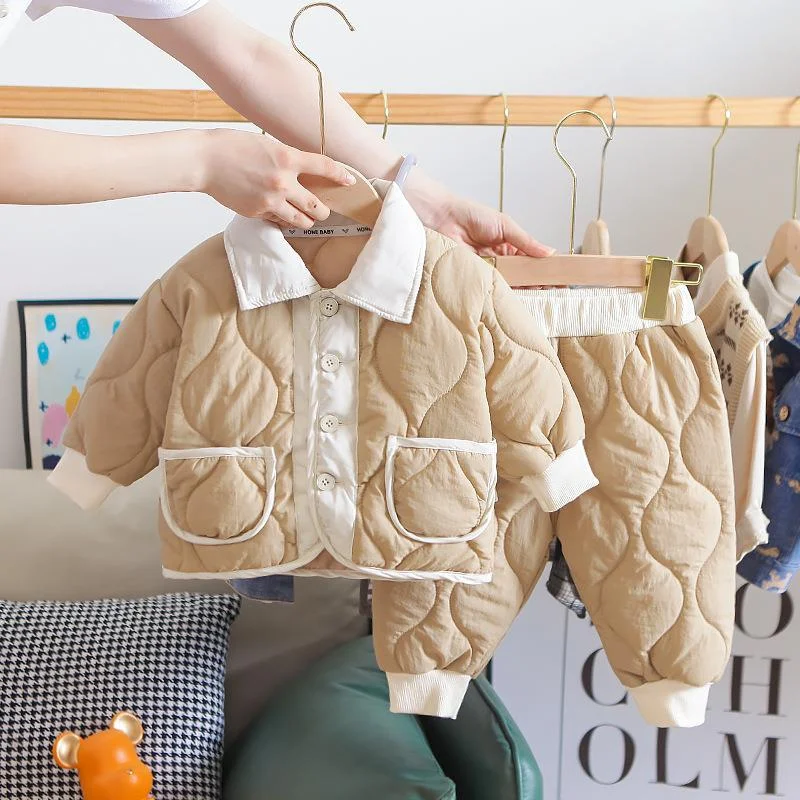 Conjunto infantil de duas peças, top e calças de cor sólida simples, moda para crianças, ideal para brincar e se divertir. — foto 12