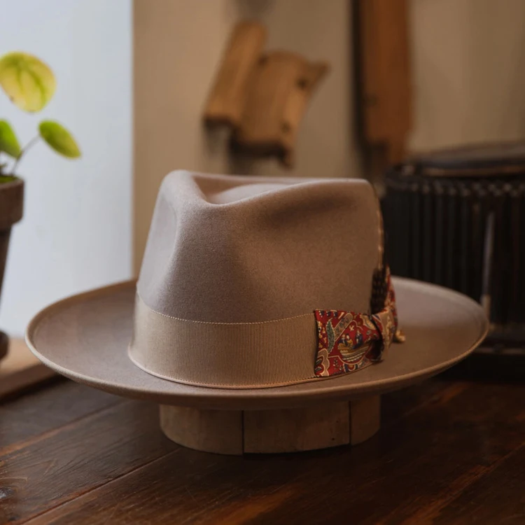 Fashion Personality Wool Top Hat A stylish and warm wool top hat to elevate any outfit. Perfect for special occasions, a — photo 4
