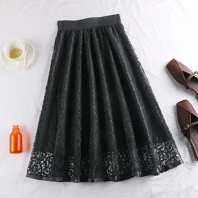 Saia rodada evasê com cintura alta elástica, renda e crochê vazado, para o verão, efeito emagrecedor e caimento leve. — foto 8