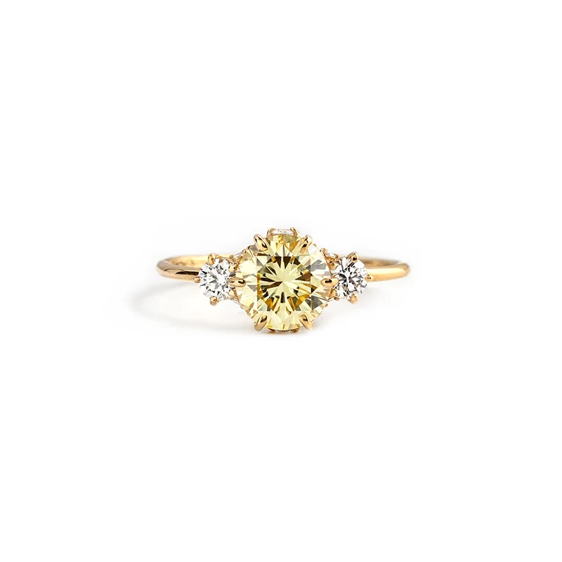 Anel de diamante em prata esterlina S925 para mulheres. Brilho e sofisticação, perfeito para celebrar momentos especiais, um presente ideal. — foto 1