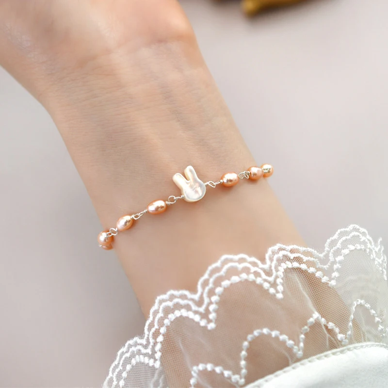 Title 5, Pulseira de coelho com pérolas de água doce par...