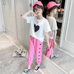 Conjunto de verão infantil estilo coreano moderno. Short manga e duas peças esportivas para meninas. Roupa perfeita e fresca para o verão — foto 5