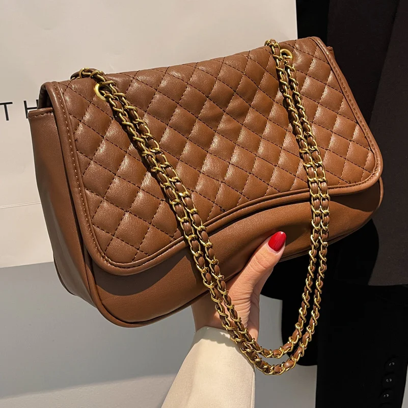 Bolsa de corrente com diamantes de cor sólida simples e elegante para mulheres. Ideal para sair com estilo e adicionar um toque de sofisticação. — foto 3