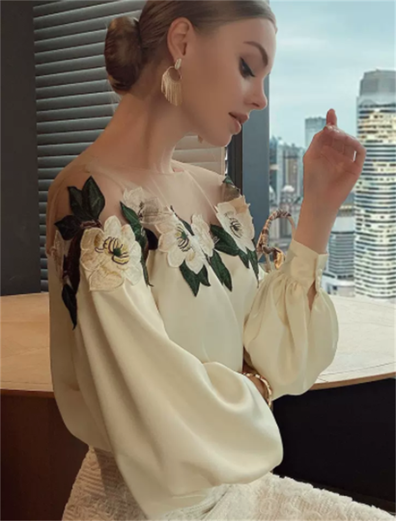 Title 4, Camisa feminina bordada de cetim com costura de...