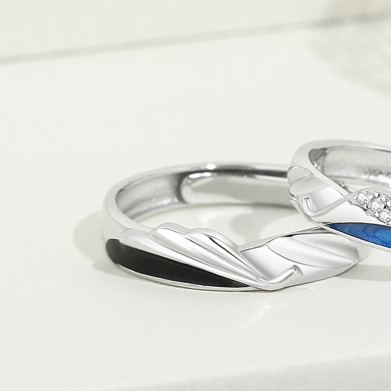 Anel de casal anfíbio de moda em prata esterlina. Perfeito para casais estilosos. Design moderno e resistente para uso diário. — foto 3