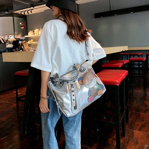 Title 5, Bolsa transversal de couro macio com strass, gr...