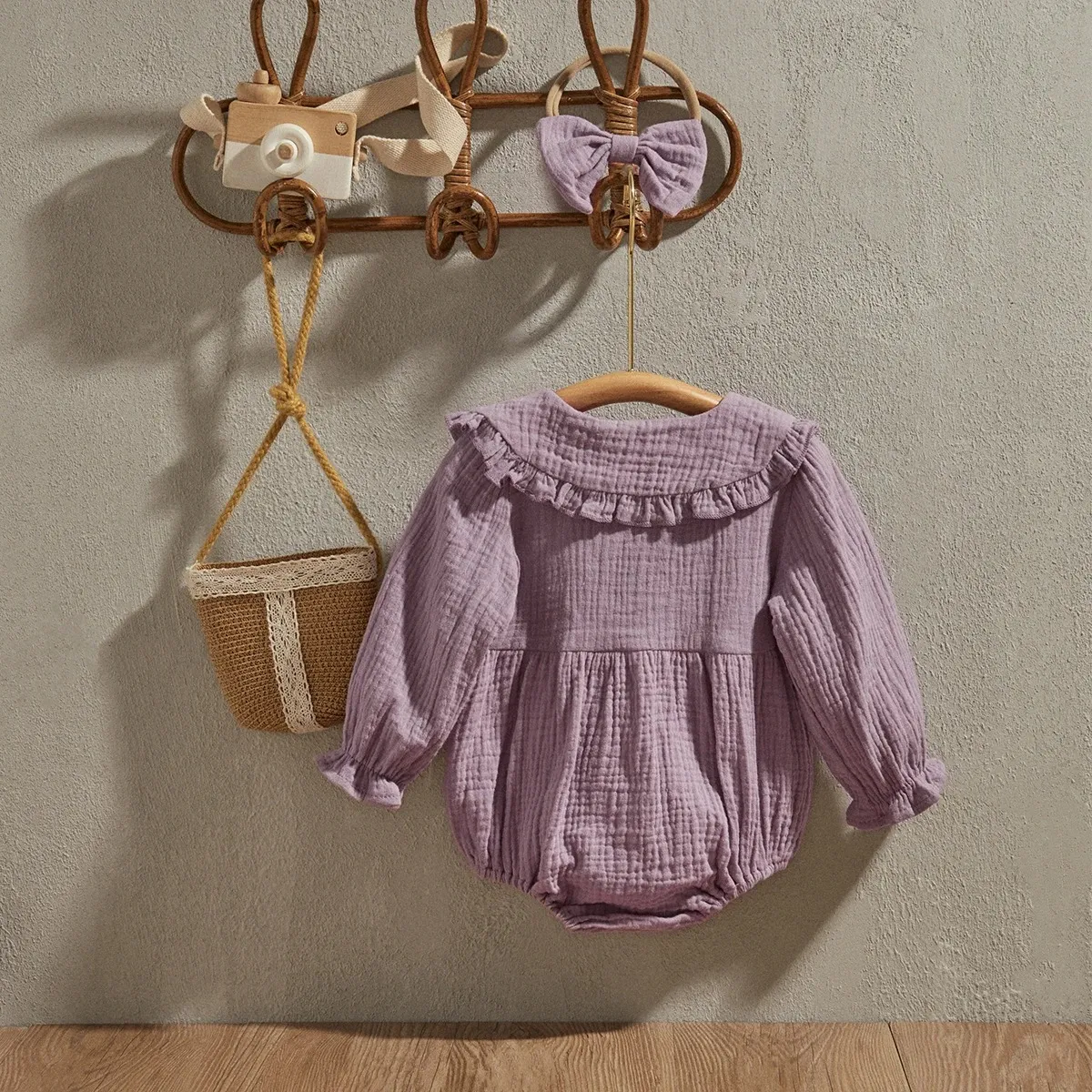 Macacão de bebê menina com gola ruffled cor sólida manga longa - conforto e estilo diário perfeitos para sua pequena, ideal. — foto 4