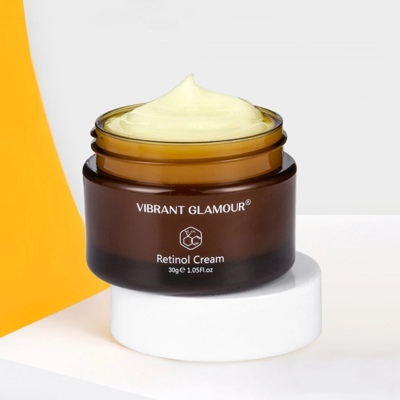 Compatti al retinolo per contrastare l'invecchiamento e crema esfoliante per una pelle radiosa. Riduce rughe e linee sottili, migliorando il tono della pelle. — foto 2