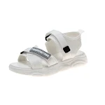 Sandali da donna con velcro, plateau e stile casual. Comode e versatili, perfette per un look quotidiano alla moda, ideali per l'estate. — foto 1