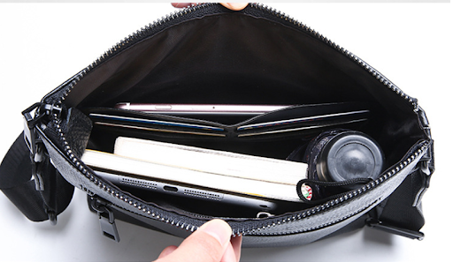 Title 4, Bolsa transversal masculina de couro com camada...