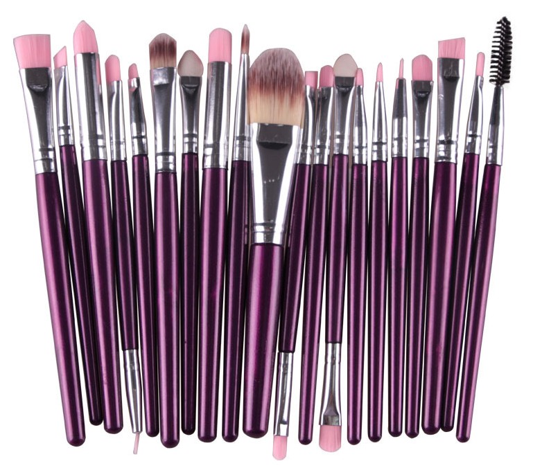 Complete makeup brush set for loose powder, blush, and eyeshadow. Achieve flawless application and a professional look. — photo 2