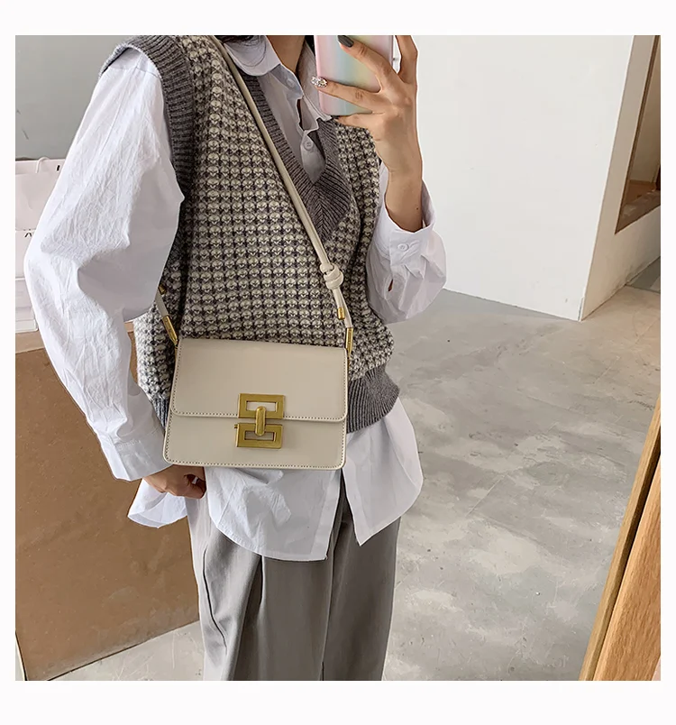 Title 4, New Autumn One-Shoulder Messenger Chain Bag. St...