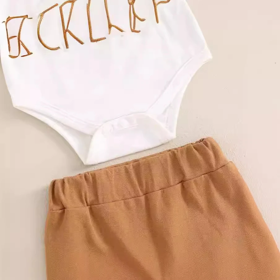 Conjunto Infantil Top Estampado e Calças de Cor Sólida Conforto e Estilo para Crianças Ideal para brincar e usar no dia a dia Um visual moderno e prático — foto 10