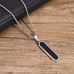 Colar de aço titânio com pingente de tira longa geométrica tridimensional e chanfrada de losango. Design simples e elegante. — foto 12