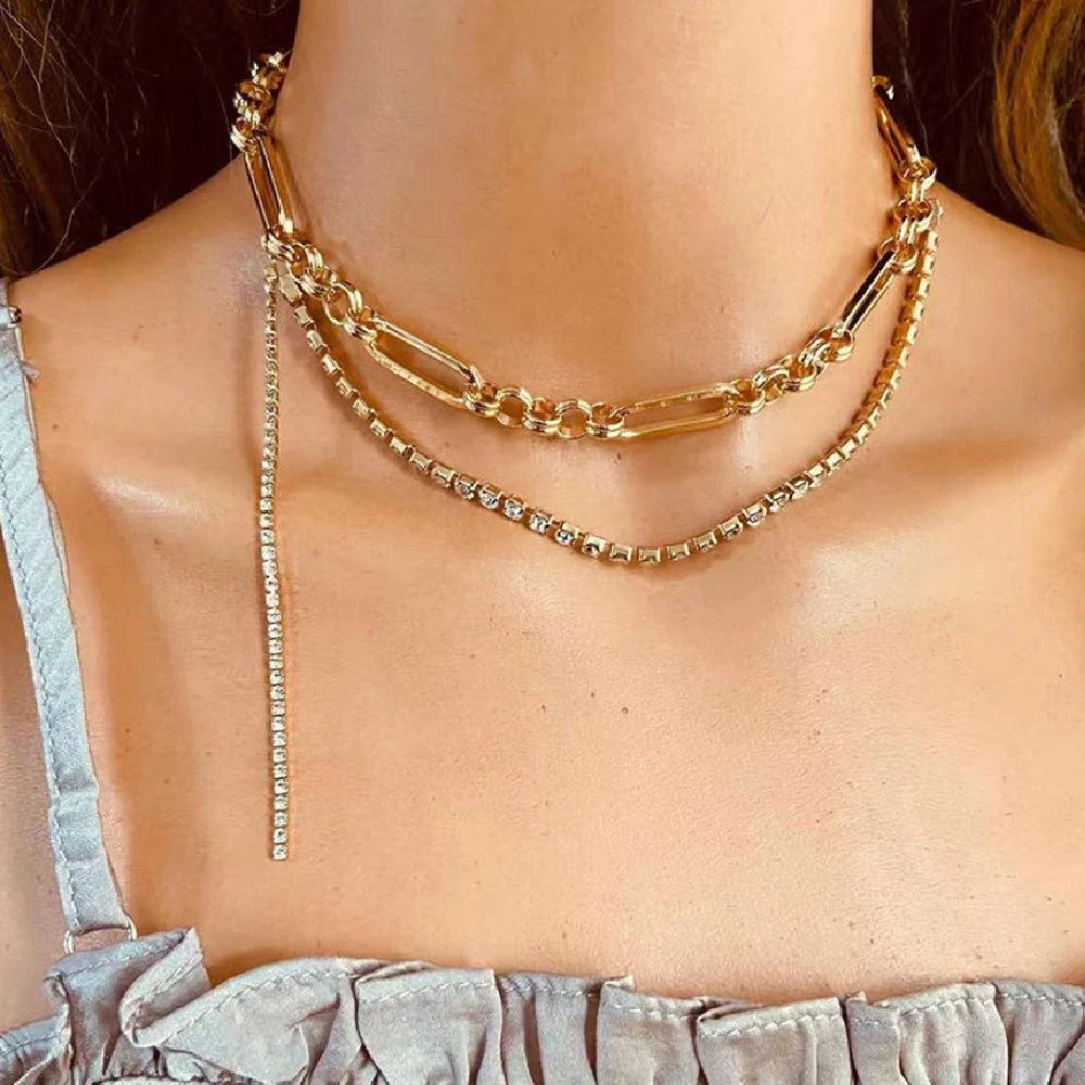 Colar dourado retrô de camada dupla com pingentes de borla, ideal para um visual vintage e sofisticado em qualquer ocasião. — foto 9