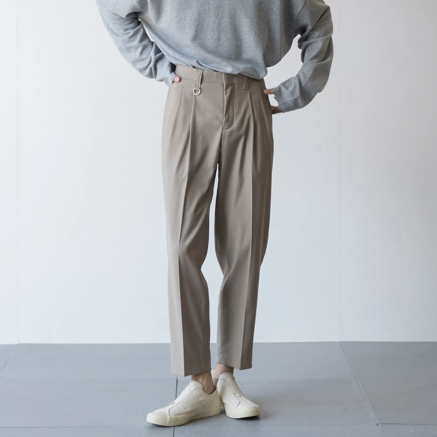 Pantalons amples pour un confort maximal et une liberté de mouvement. Idéaux pour le quotidien, les voyages ou se détendre avec style. — photo 3