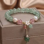 Pulseira de Quartzo Morango Verde Natural, beleza e energia. Promove amor, equilíbrio e cura. Perfeita para usar e presentear. — foto 4