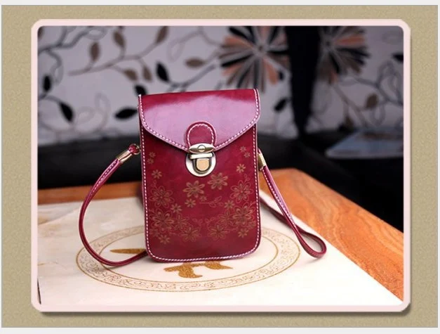 Title 3, Womens diagonal cell phone bag