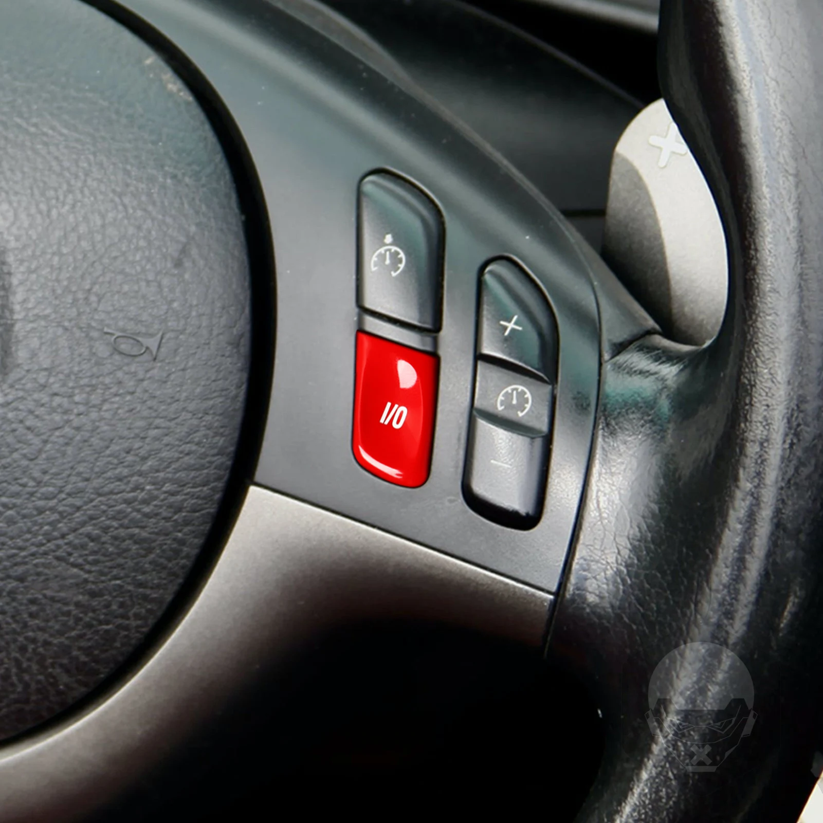 Upgrade your steering wheel with the M-track Mode button and replace the Sport Mode button. Activate the VO button for t — photo 13