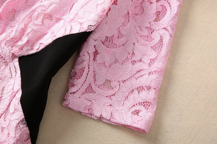 Title 6, Contrast color waist-tight three-dimensional ap...