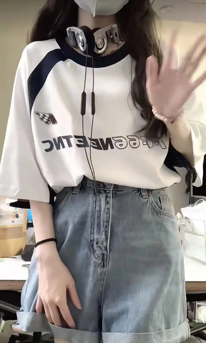 Title 4, Impressão de camiseta com gola enrolada com sal...
