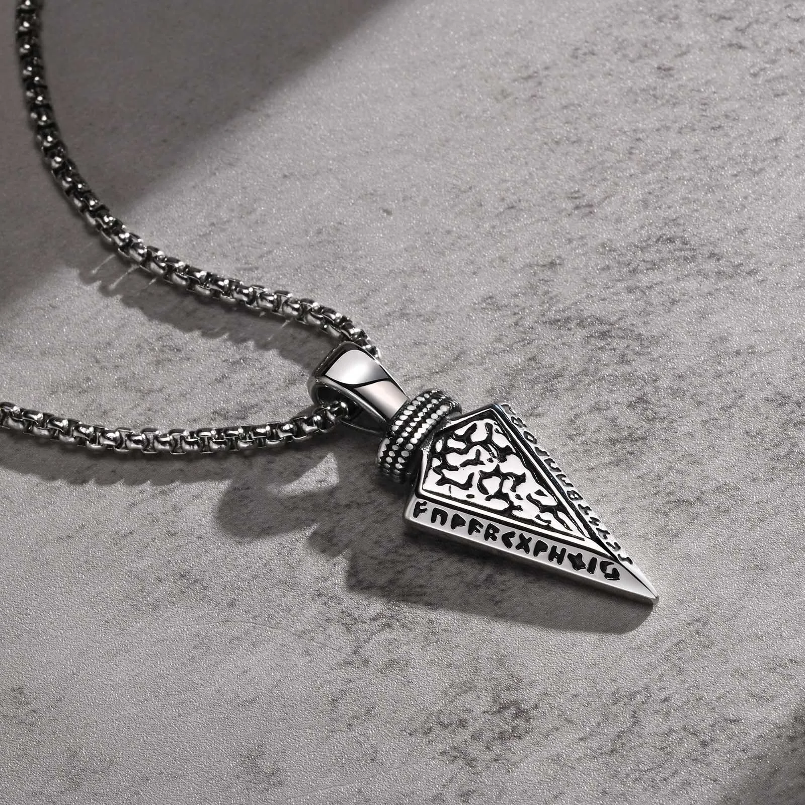 Colar masculino com pingente de flecha viking de aço inoxidável, estilo Hip Hop, design moderno e resistente, acessório perfeito para homens. — foto 7