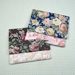 Tecido de sarja de algodão com estampa de flores de rosa, perfeito para roupas, artesanato e projetos com toque macio e visual floral. — foto 1