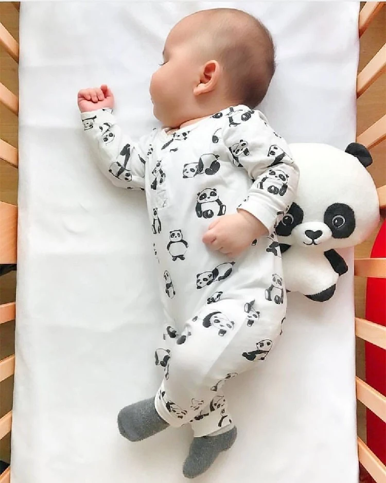 Macacão Manga Longa Estampado Roupa Jumpsuit Pijama Conforto e estilo em uma peça só, ideal para relaxar e dormir com total liberdade de movimento. — foto 3