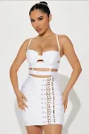 Conjunto Camisola de Alcinha, Minissaia com Fivela e Cintura à Mostra — foto 6