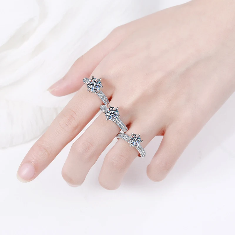 Anel Moissanite com Banho de Platina e Prata S925 – Brilho Deslumbrante para Ela – Ideal para Noivado ou Presente Especial — foto 1